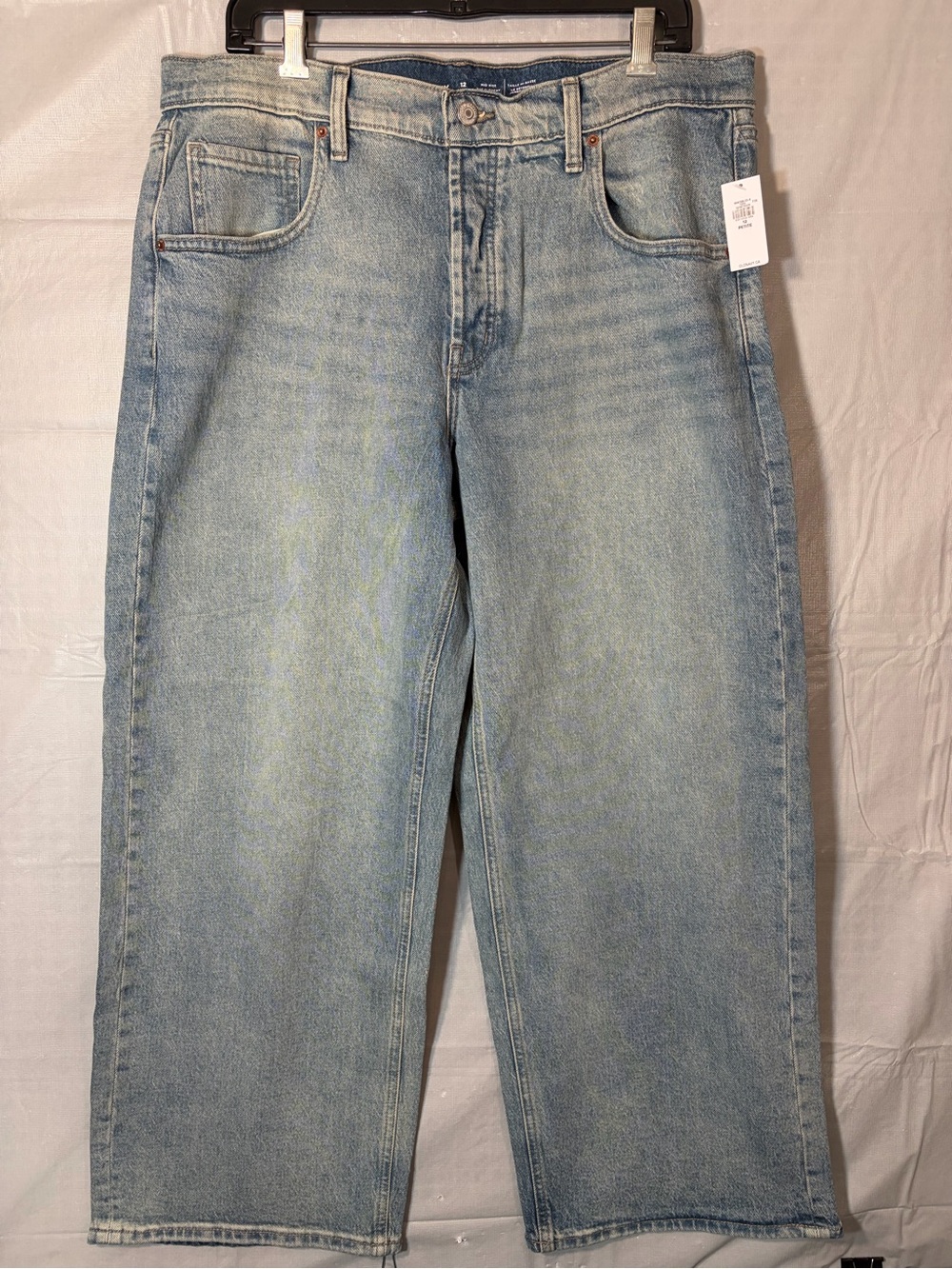 185. Old Navy Mid-Rise The Slouchy Wide Leg Blue Woman’s Jeans